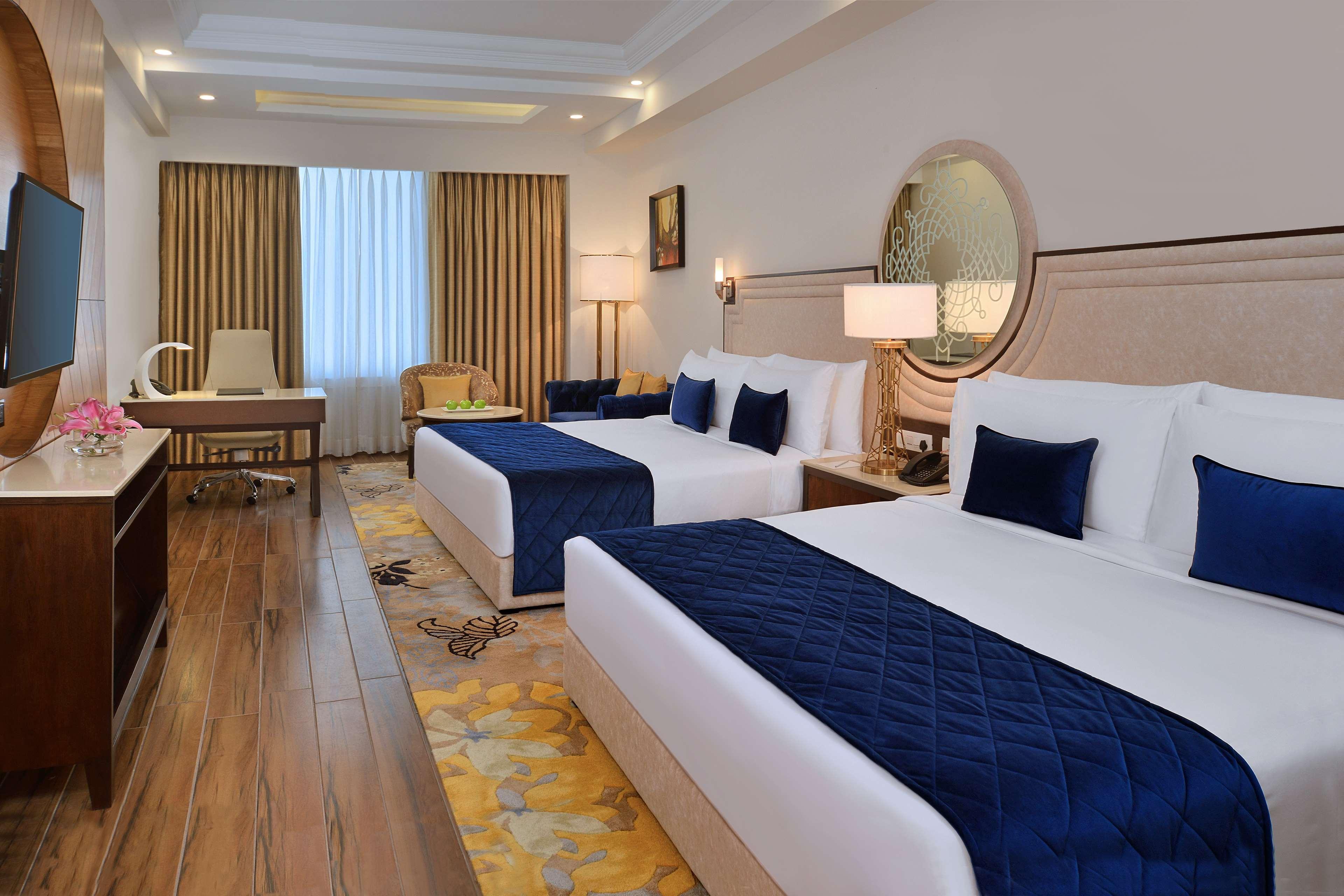 Radisson Chandigarh Zirakpur Buitenkant foto Deluxe Room
