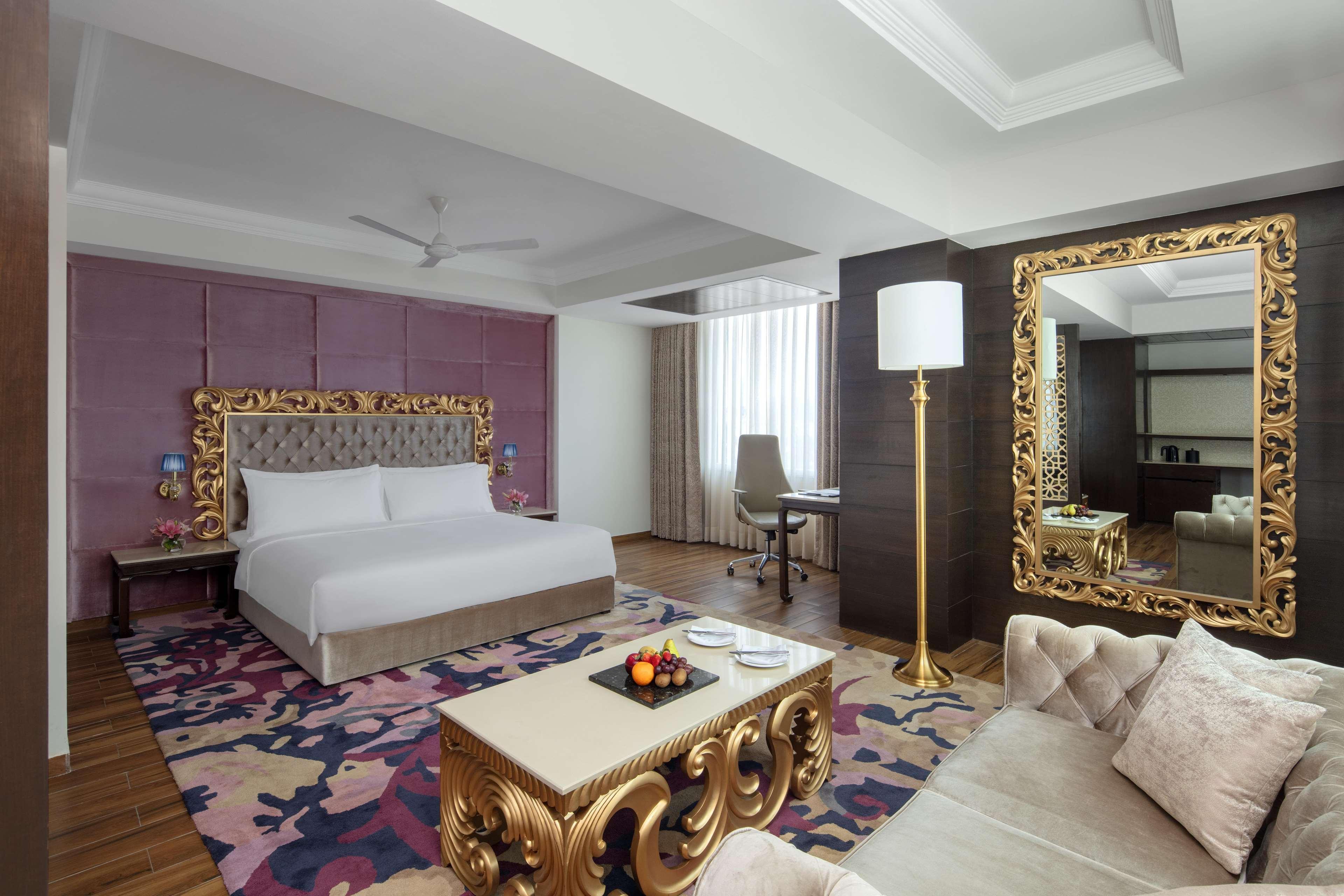 Radisson Chandigarh Zirakpur Buitenkant foto