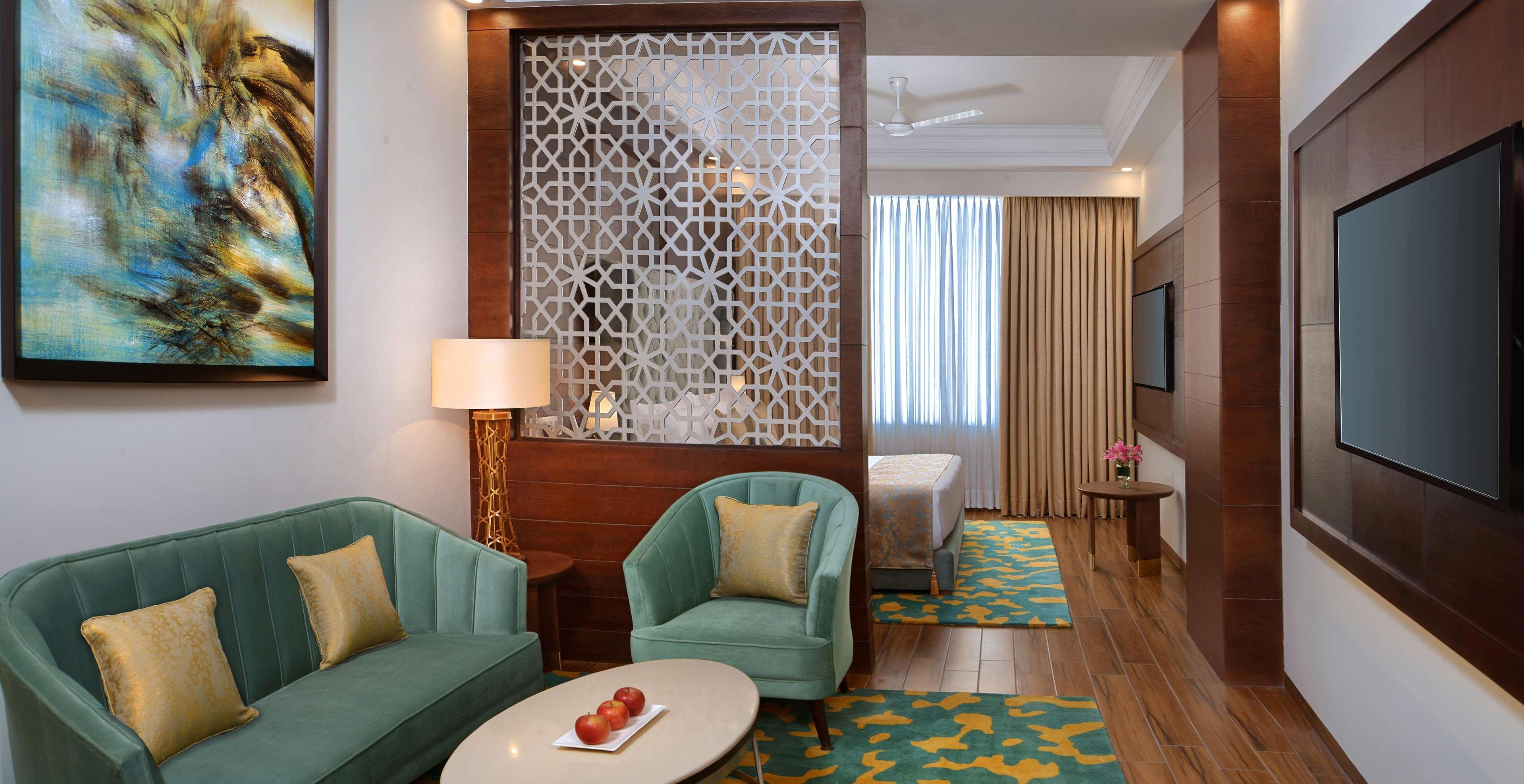Radisson Chandigarh Zirakpur Buitenkant foto Suite at the Taj Bengal