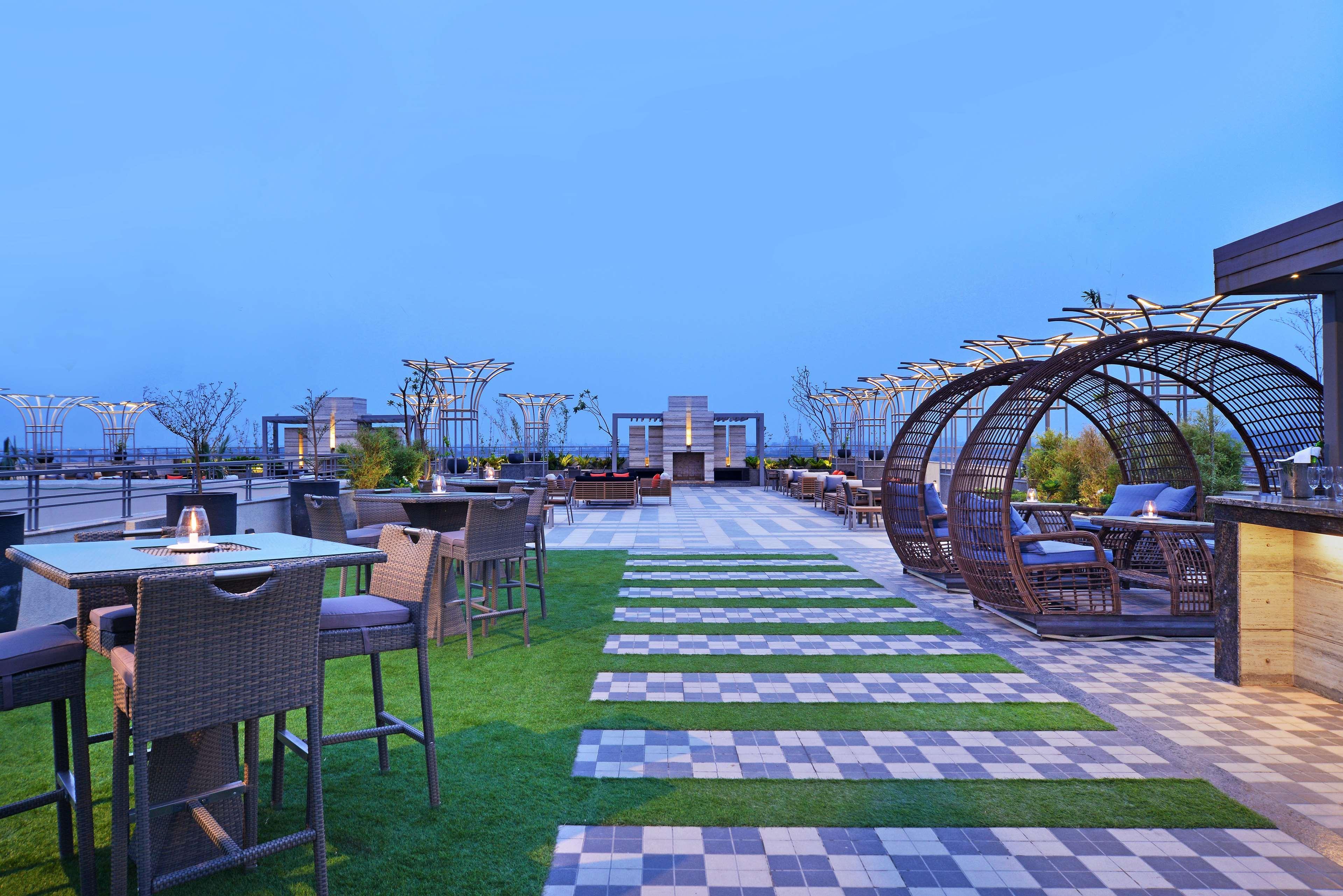 Radisson Chandigarh Zirakpur Buitenkant foto The Park, Hyderabad