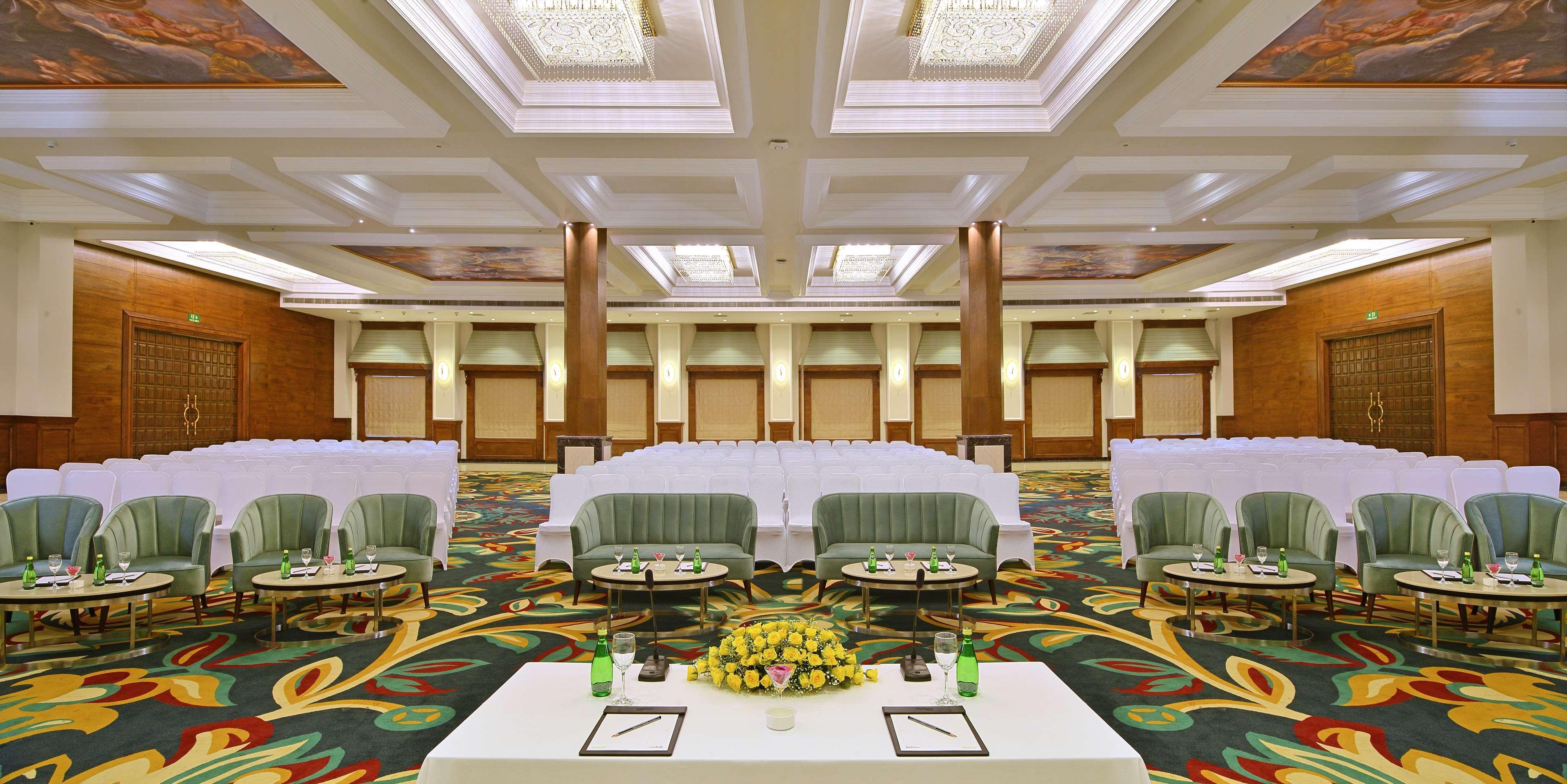 Radisson Chandigarh Zirakpur Buitenkant foto The Grand Ballroom