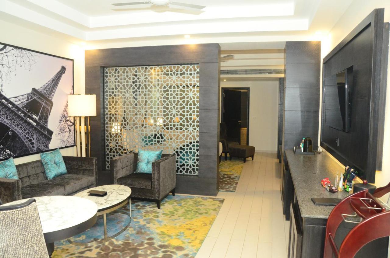 Radisson Chandigarh Zirakpur Buitenkant foto A suite at the Taj Mahal Palace, Mumbai